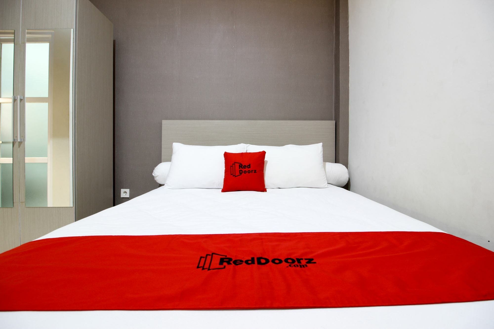Reddoorz Plus Near Upn Jogjakarta 2 Maguwo Ngoại thất bức ảnh